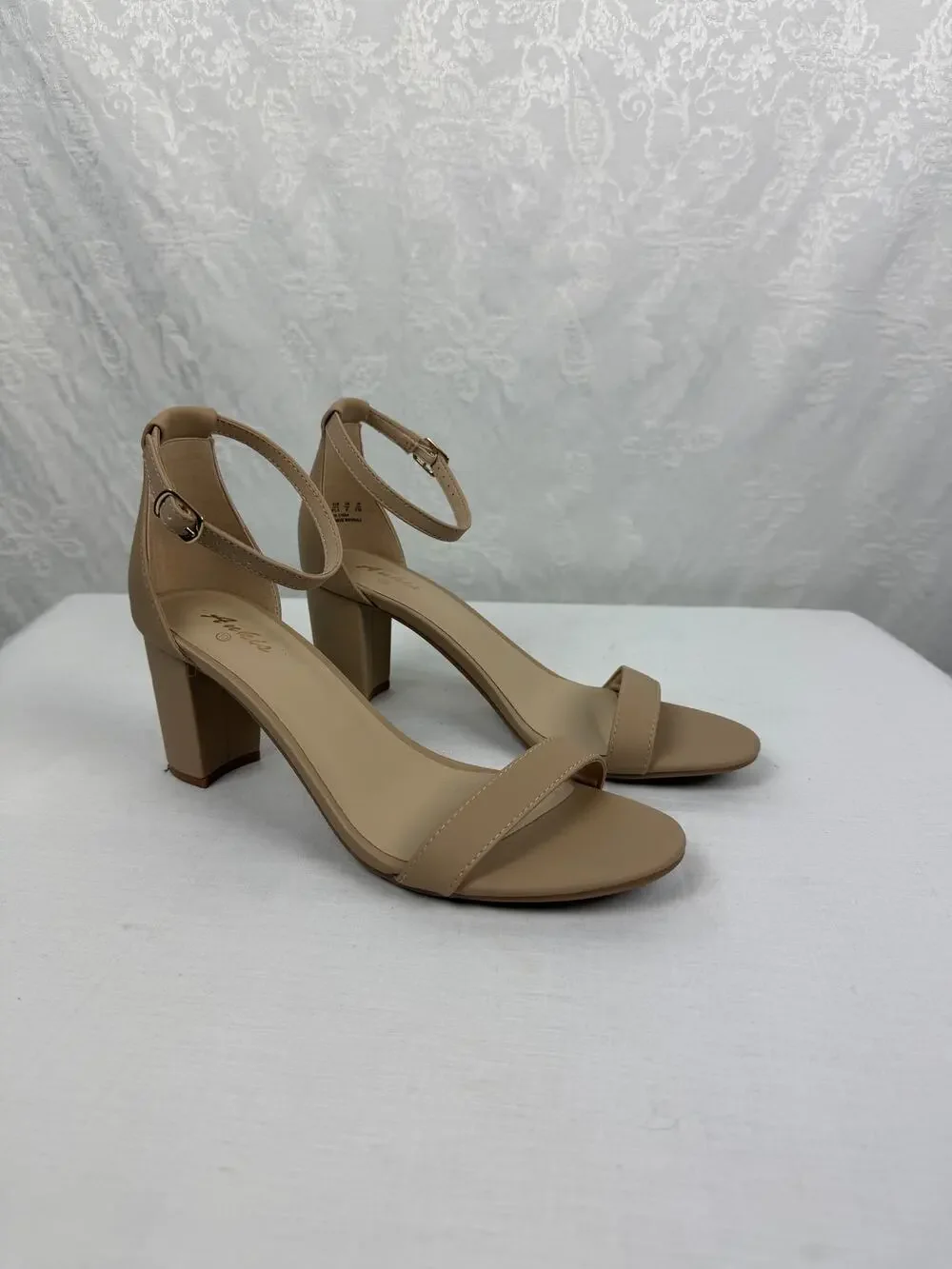 Ankis Tan Ankle Strap Block Heel Sandals Women's Size 10